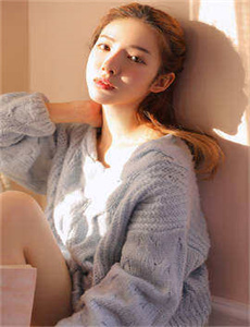 《附近妇女-美女搭车色诱司机》