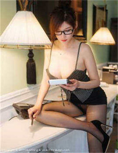 《五月天四房色播网-亚洲精品无码AV久久久久久小说》