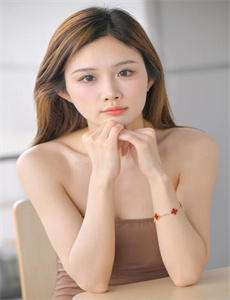 《很色的床上视频.-胡晓》