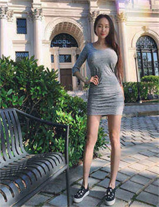 《videosgratistv 国产片-把舌头伸进她腿间花缝电影》