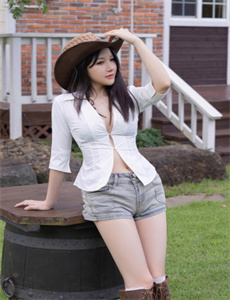 《小younv18+-艳娒全集在线观看播放》